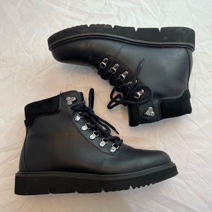 Black Aldo Sherling lined black boots size 10